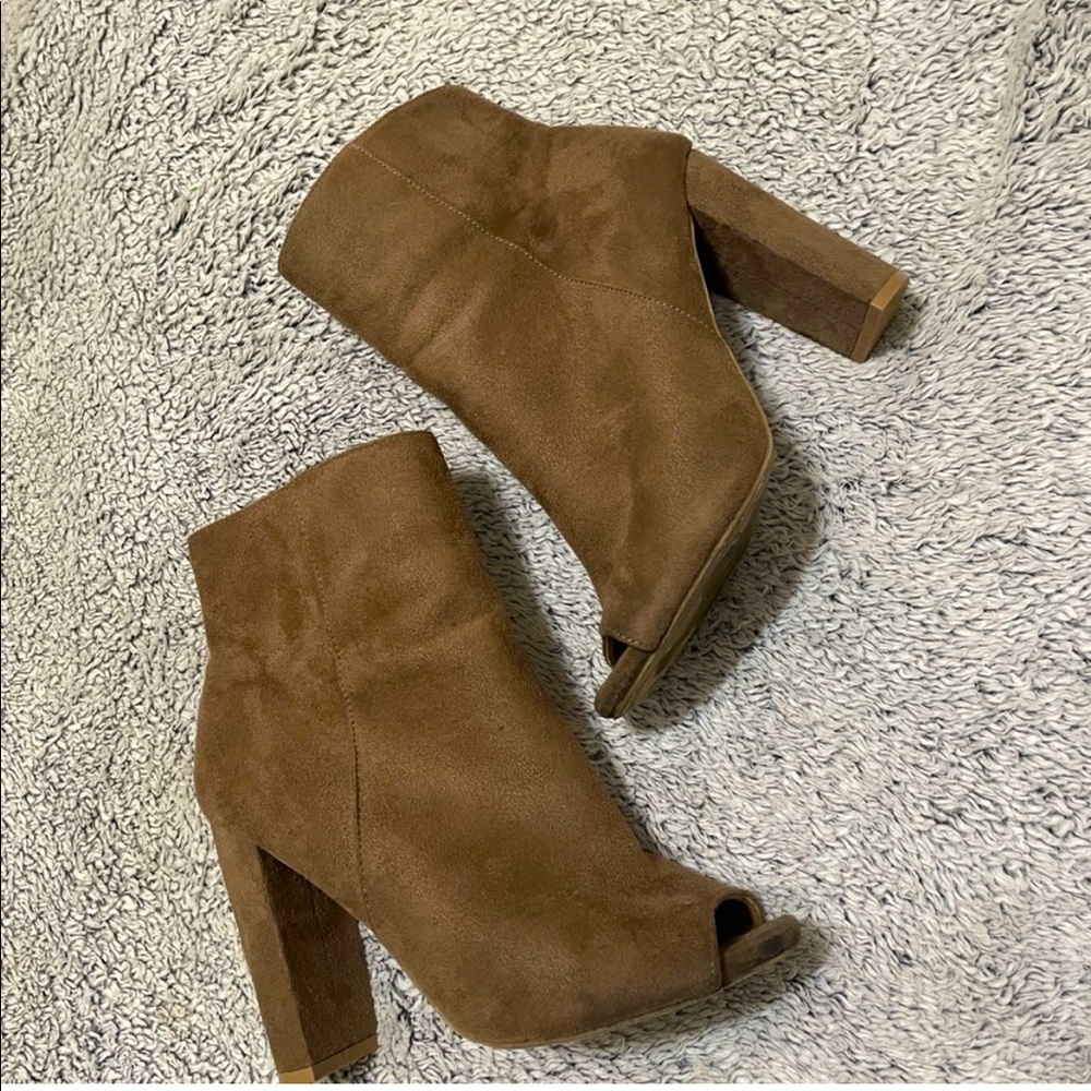 Brand new! Brown Suede Peep Toe Heels - Picture 3 of 12